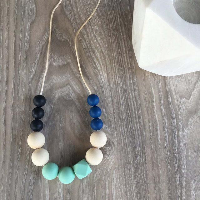 One.Chew.Three - Mia Teething Necklace - Mint