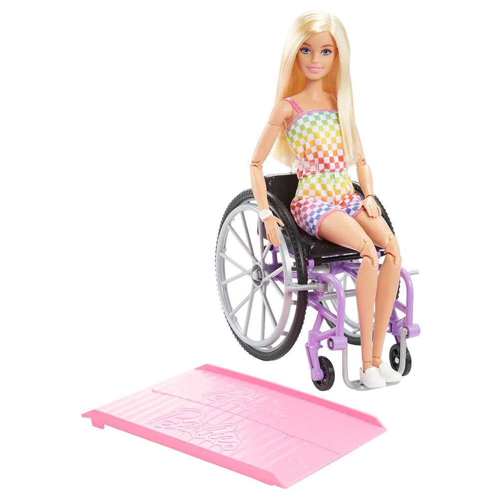 Mattel - Barbie Fashionistas Ultimate Closet Doll & Accessory