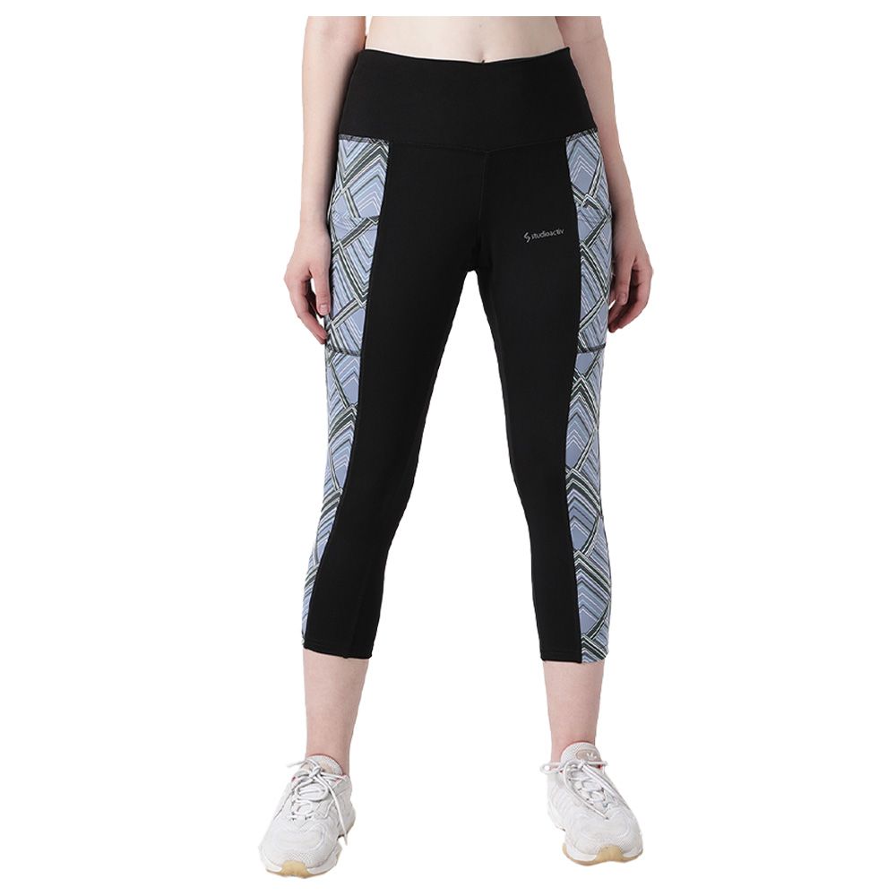 Studioactiv - Geometric Print Pace Capri - Black