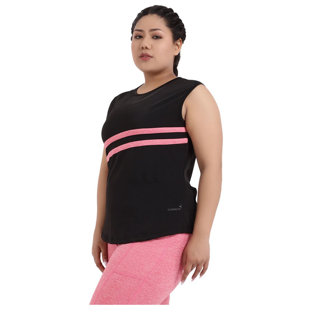 Studioactiv - Be Strong Tee Curvy - Black Neo-Pink