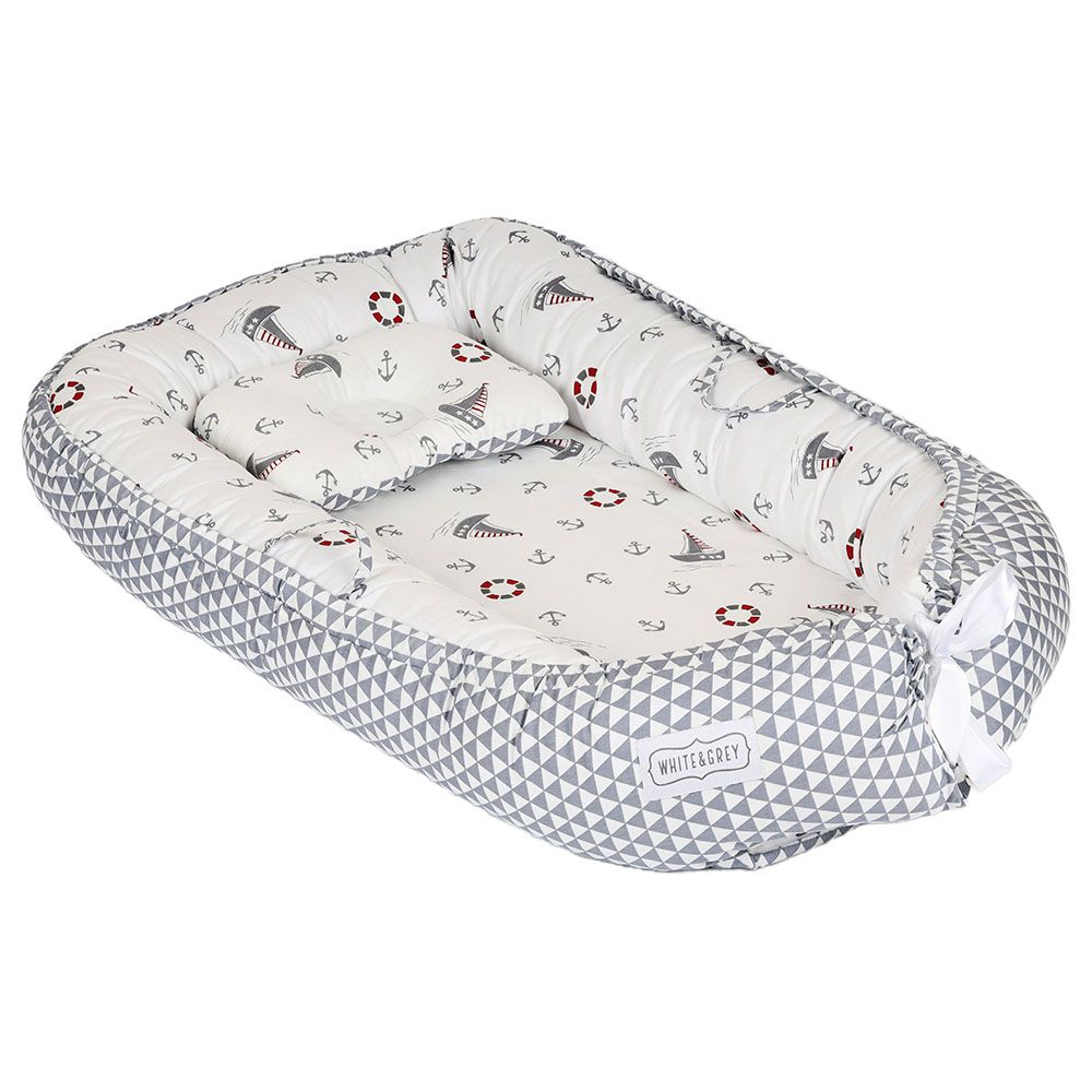 White&Grey - Baby Nest With Pillow - Triangle/Boat