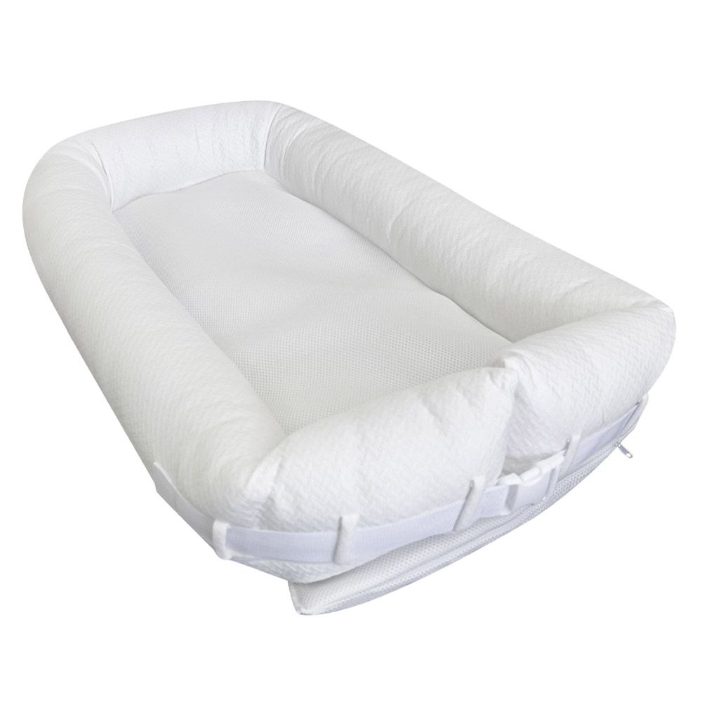 Moon - Organic Baby Nest - White