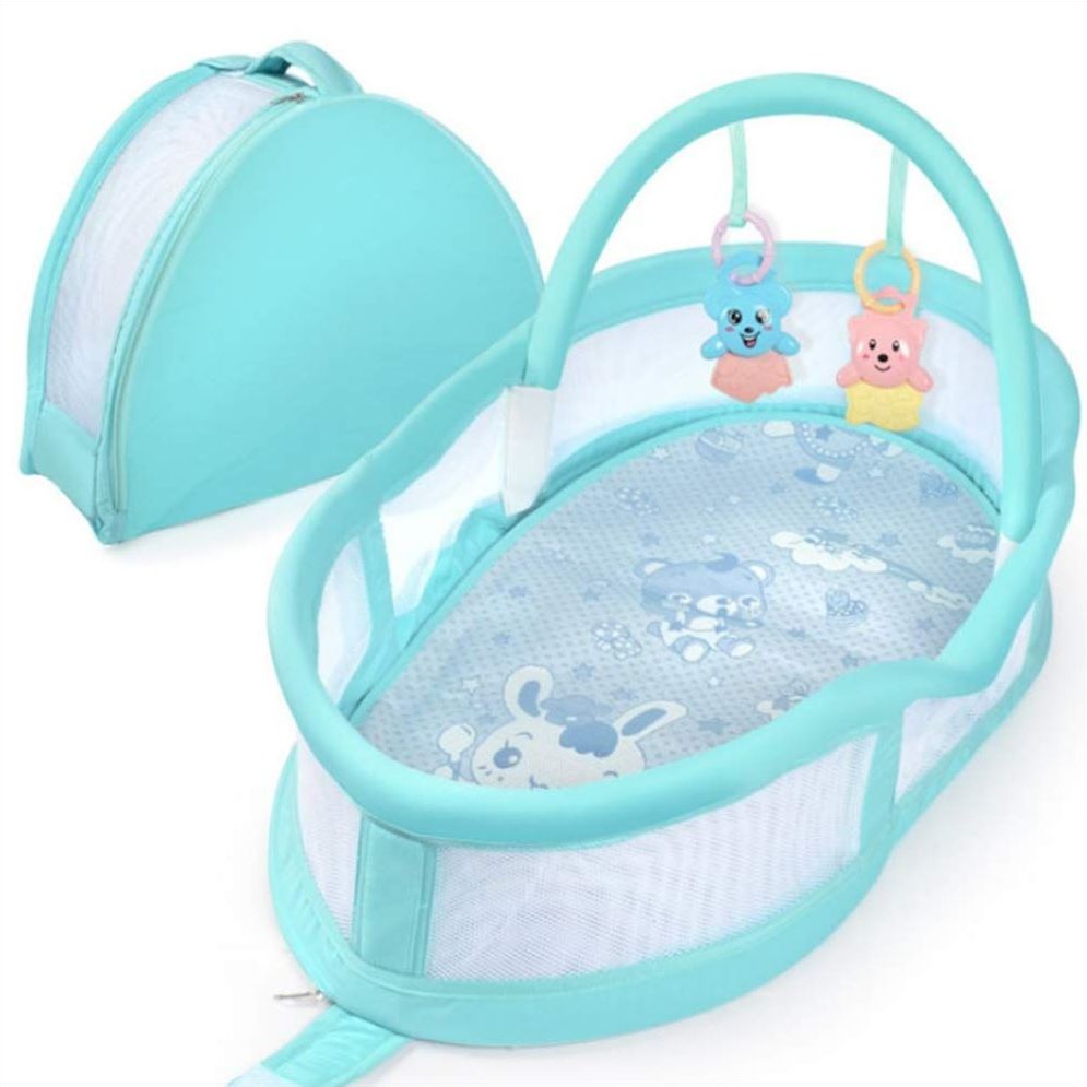 Bassinet detachable outlet basket