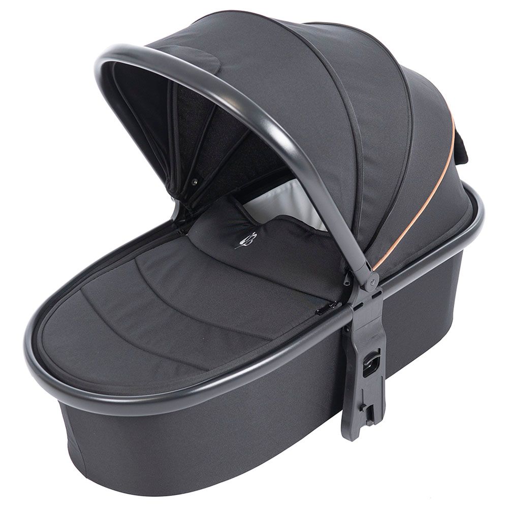 Carrycot store