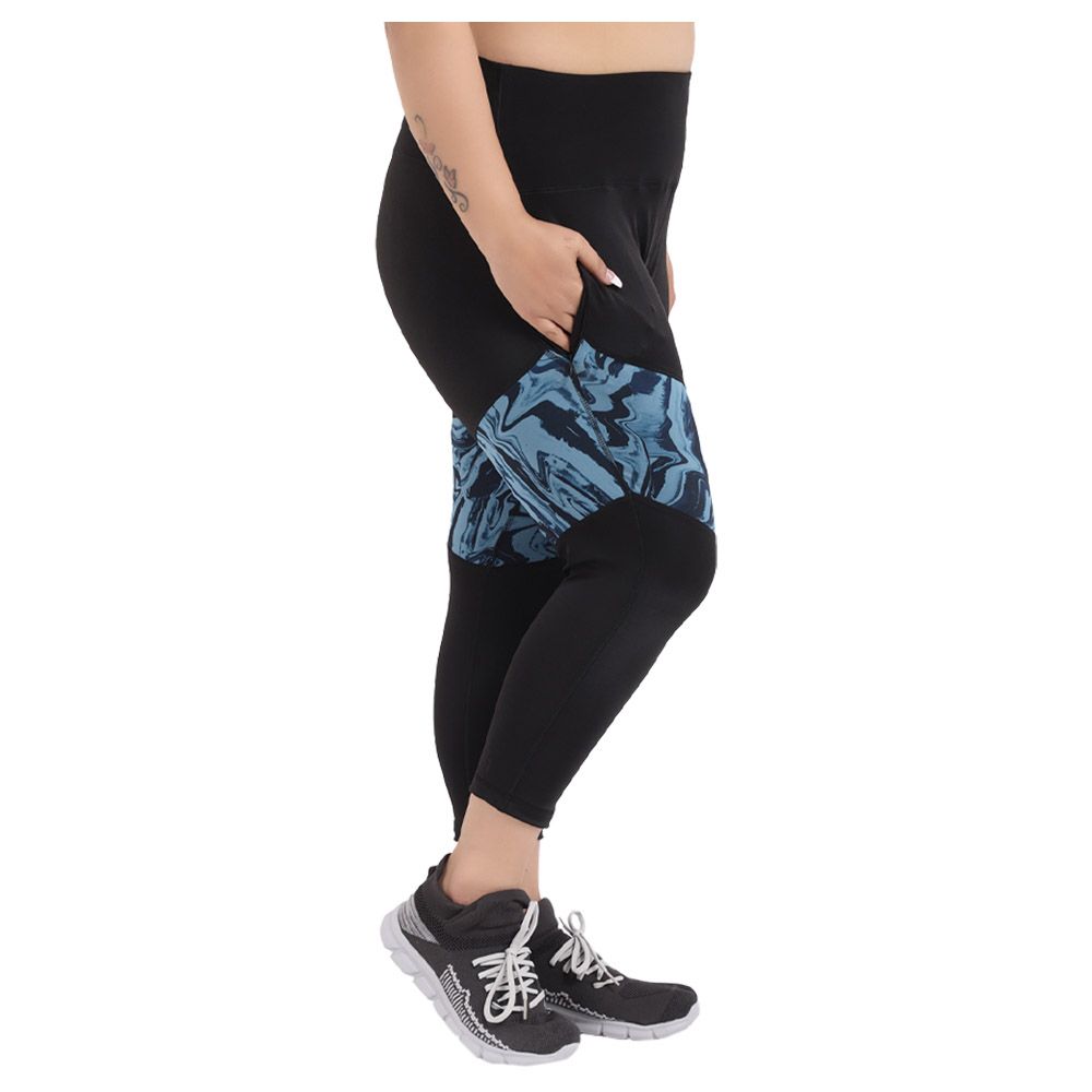 Studioactiv - Marbling Cloud Capri Curvy - Black