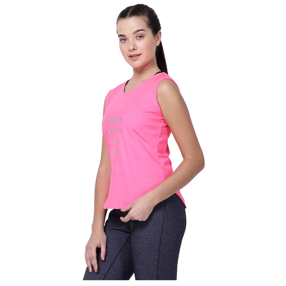 Studioactiv - Sleeveless Graceful Lady Tee Curvy - Neo-Pink