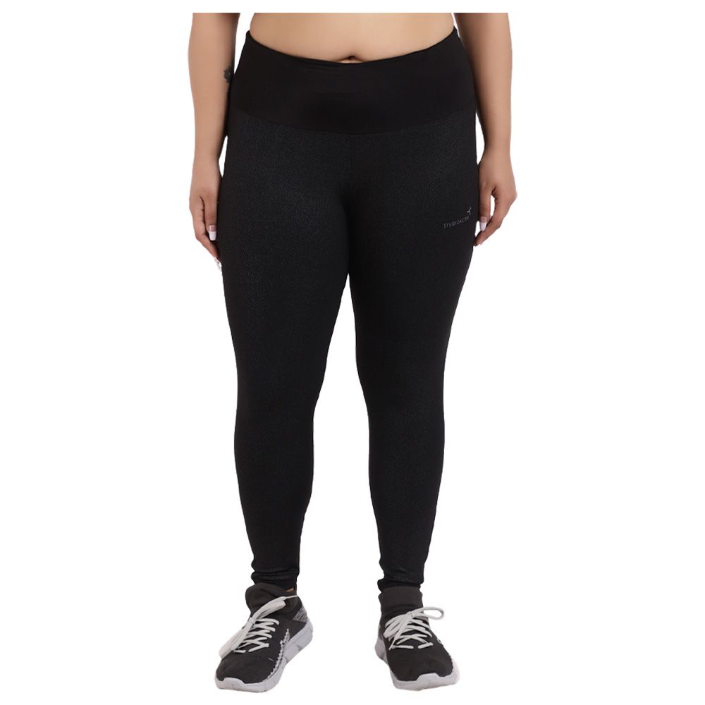 Studioactiv - Premium Leggings Curvy - Plain Black